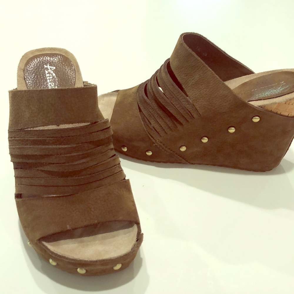 Antelope suede wedges sz 38